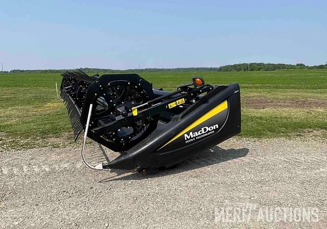 Image of MacDon FD75S equipment image 1