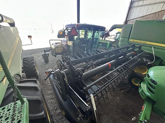 Image of MacDon M155 equipment image 3