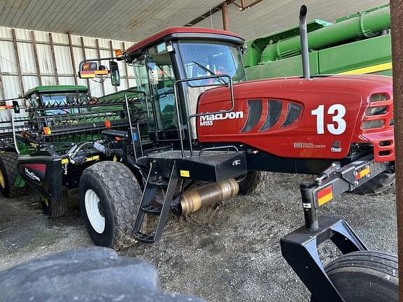 Image of MacDon M155 equipment image 1