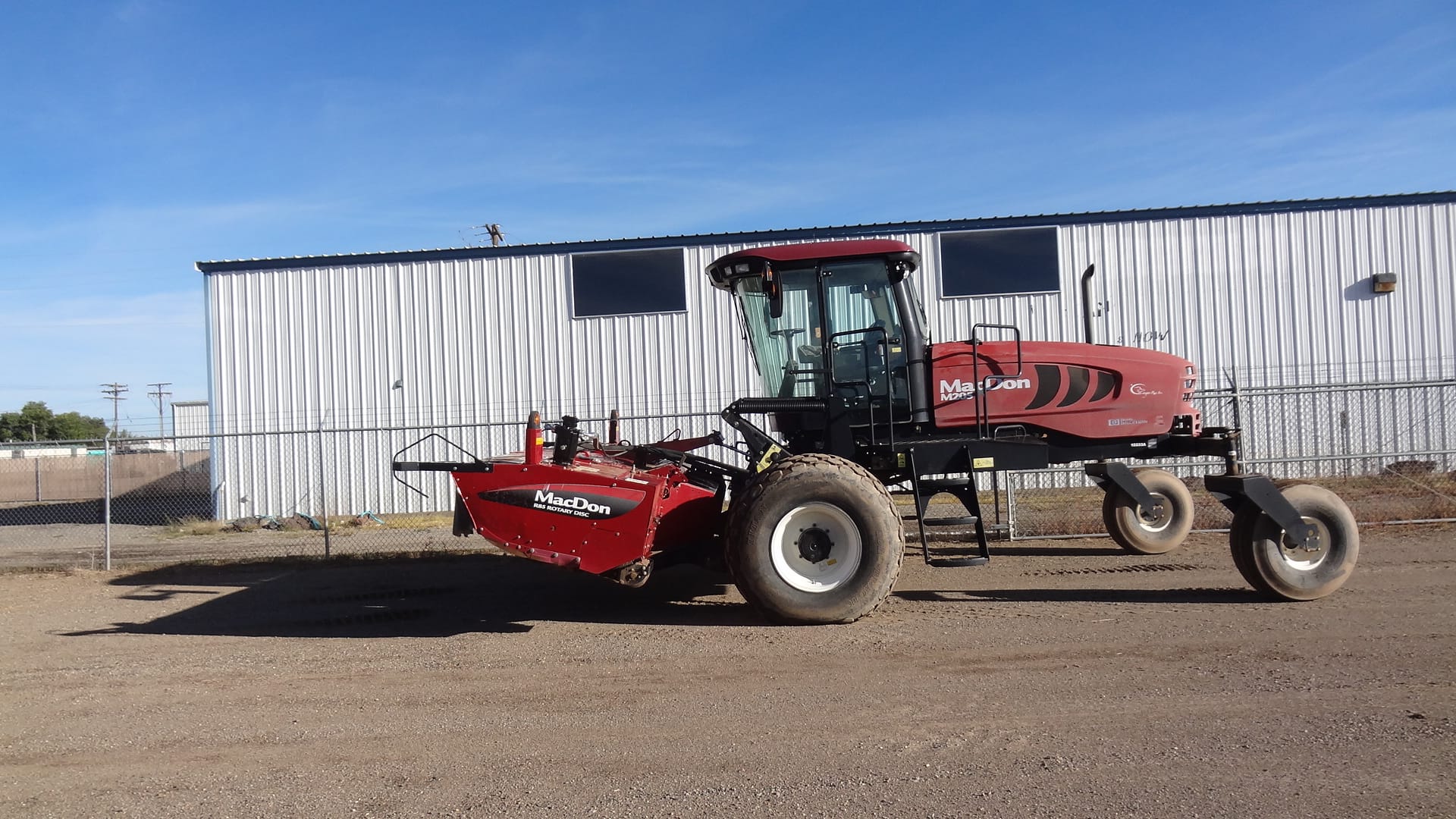 2014 MacDon M205 Equipment Image0