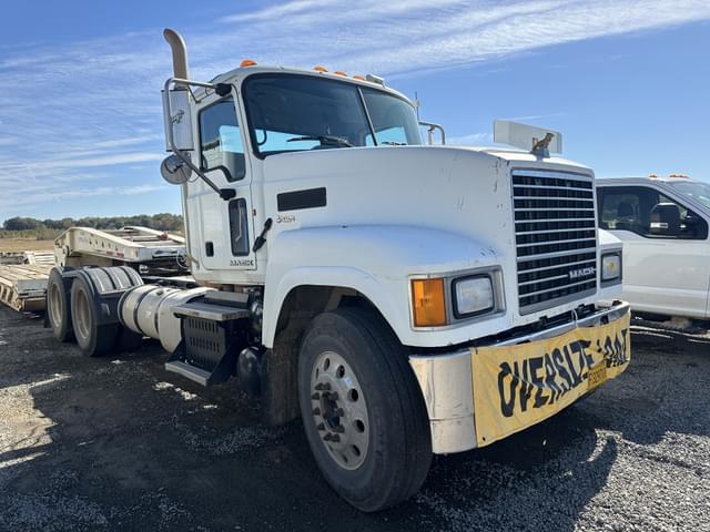 Image of Mack CHU equipment image 1