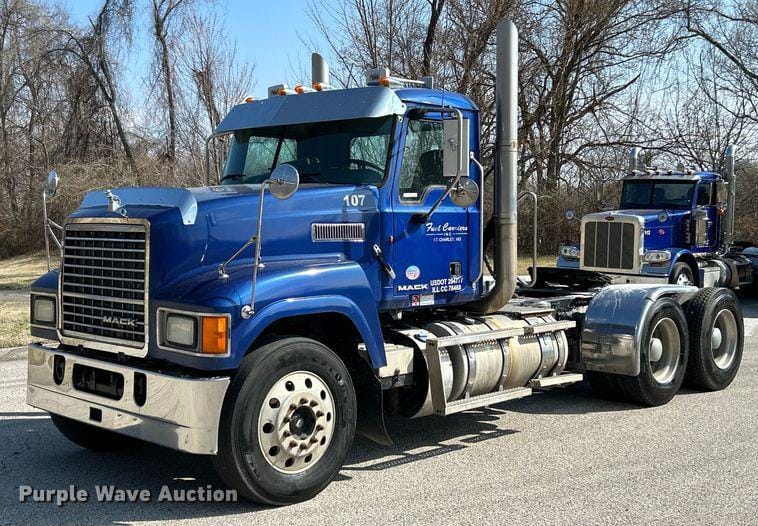 Main image Mack CHU613