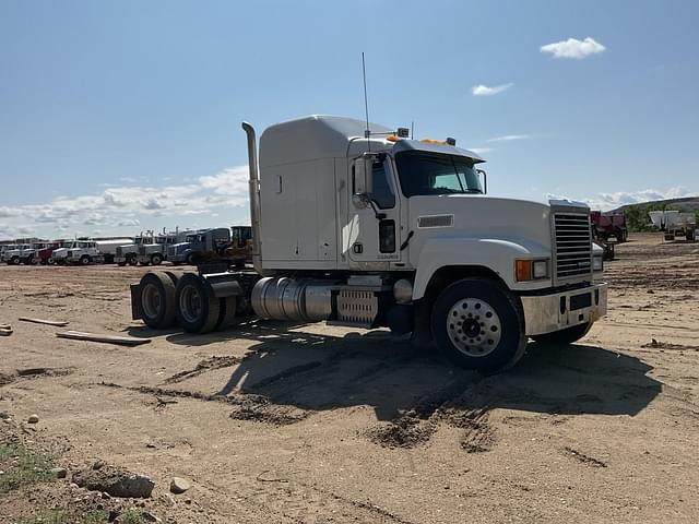 Image of Mack CH613 equipment image 1