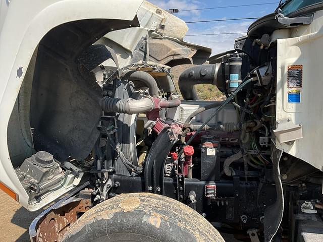 Image of Mack CH613 equipment image 4