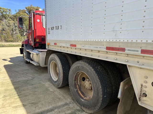 Image of Mack CXU equipment image 3