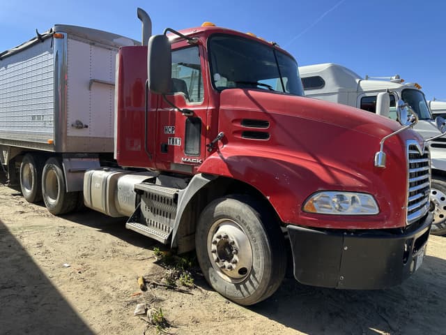 Image of Mack CXU equipment image 1