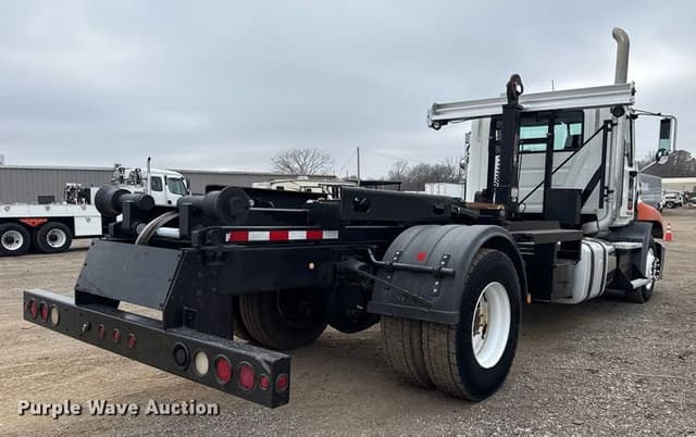 Image of Mack CXU613 equipment image 4