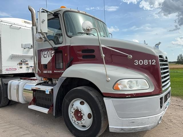 Image of Mack CXU613 equipment image 2