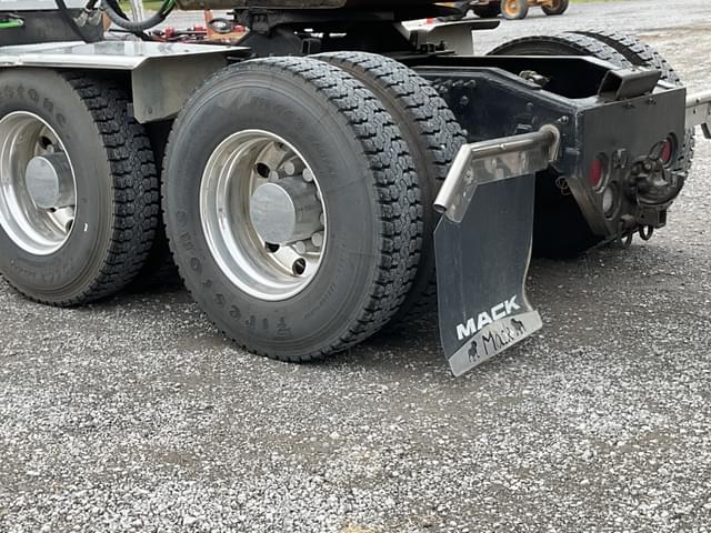 Image of Mack CXU613 equipment image 3