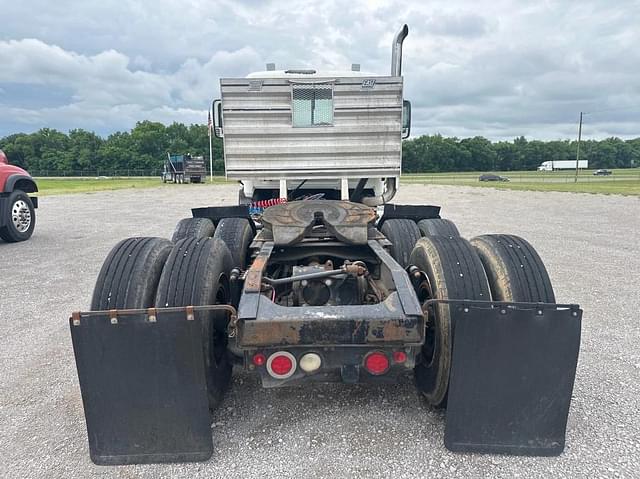 Image of Mack CXU613 equipment image 4