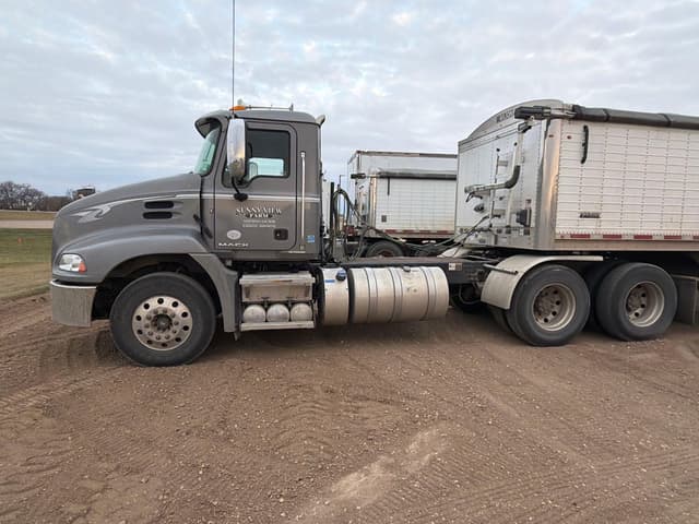 Image of Mack CXU613 equipment image 4