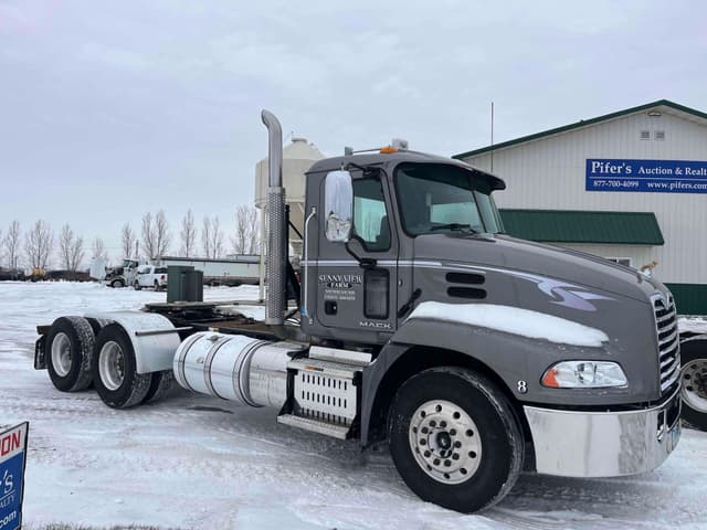 Image of Mack CXU613 equipment image 1