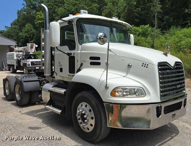 Image of Mack CXU613 equipment image 2