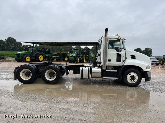 Image of Mack CXU613 equipment image 3