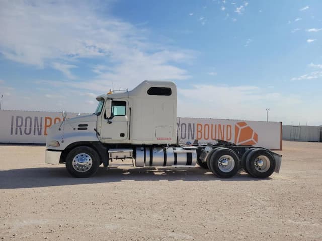 Image of Mack CXU613 equipment image 1