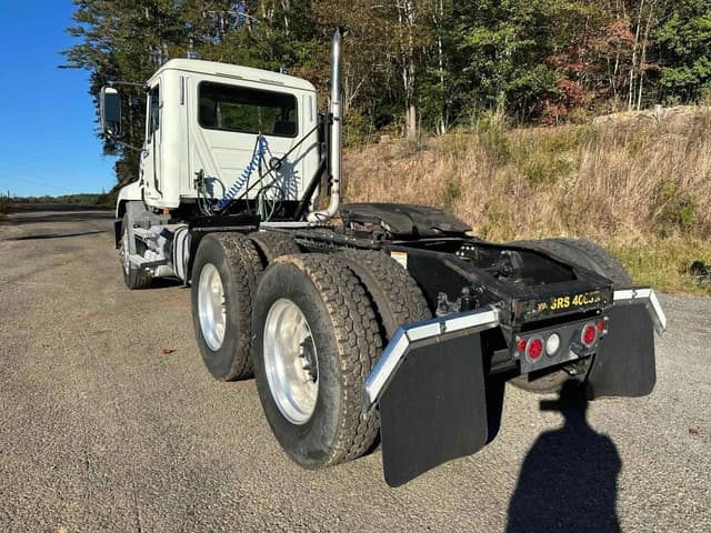 Image of Mack CXU613 equipment image 2