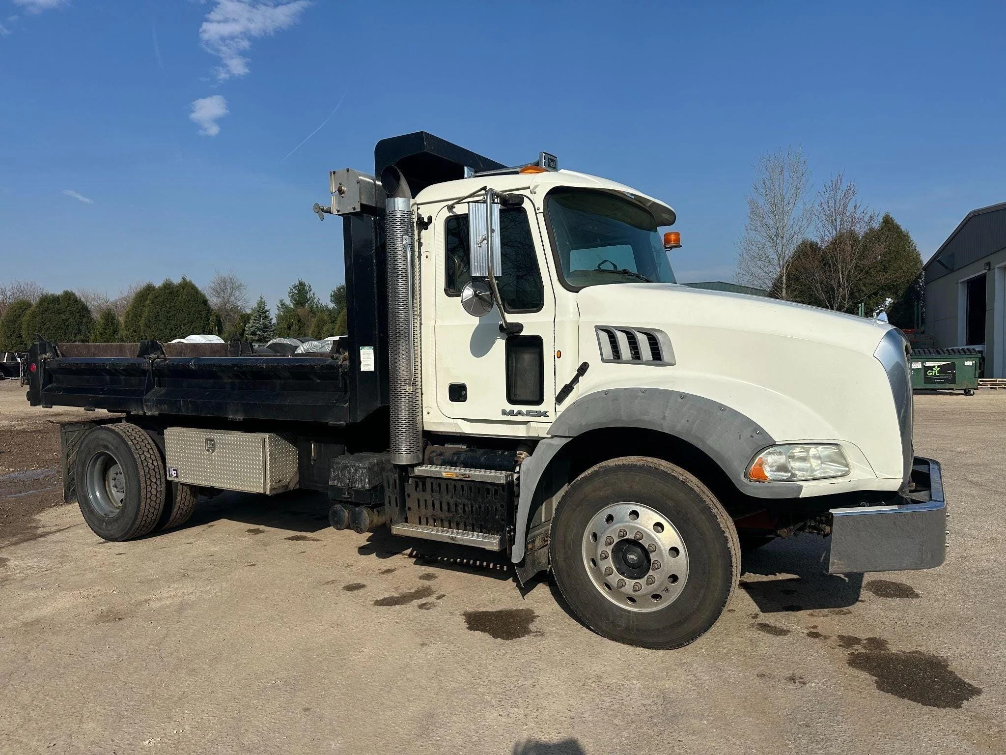 2014 Mack Granite Equipment Image0