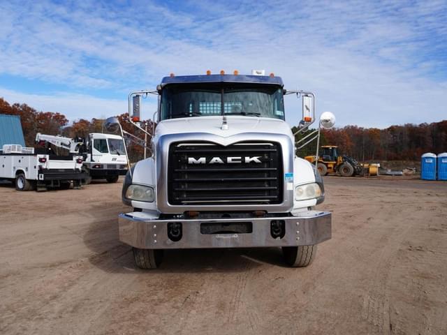 Image of Mack GU533 equipment image 1