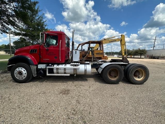 Image of Mack GU713 equipment image 4