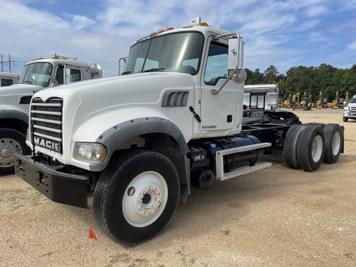 Main image Mack GU713