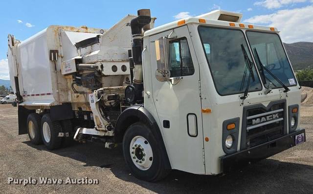 Image of Mack LEU613 equipment image 2