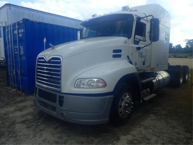 Image of Mack 600 equipment image 1