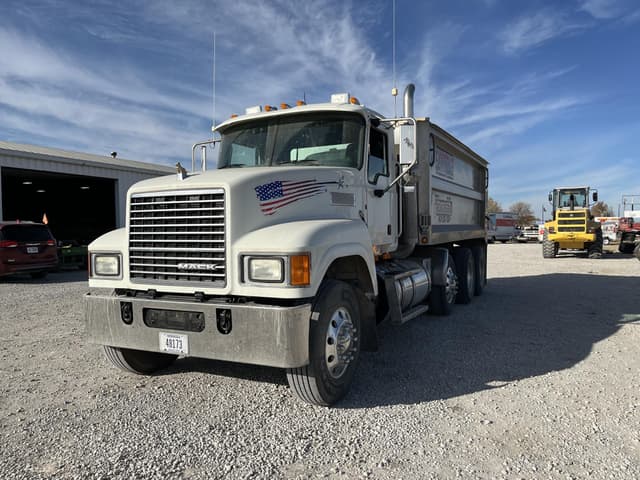 Image of Mack Pinnacle CHU613 equipment image 3