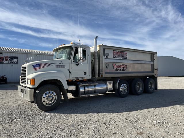 Image of Mack Pinnacle CHU613 equipment image 1