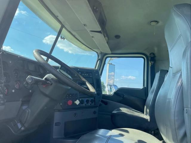 Image of Mack Pinnacle CHU613 equipment image 3