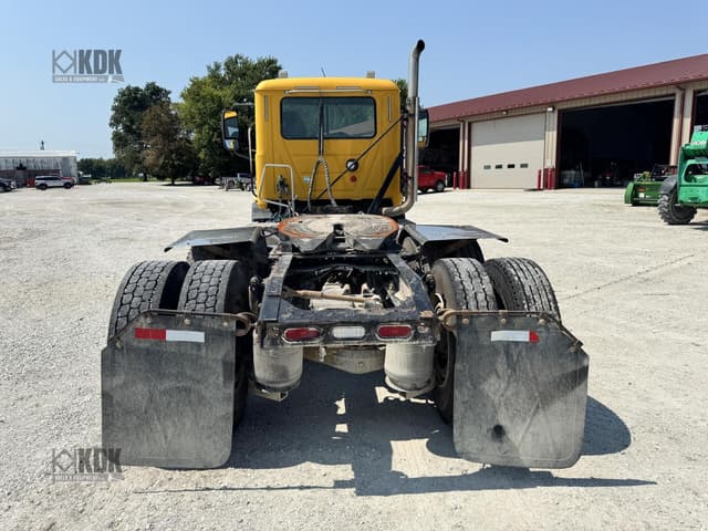 Image of Mack Pinnacle CXU613 equipment image 3