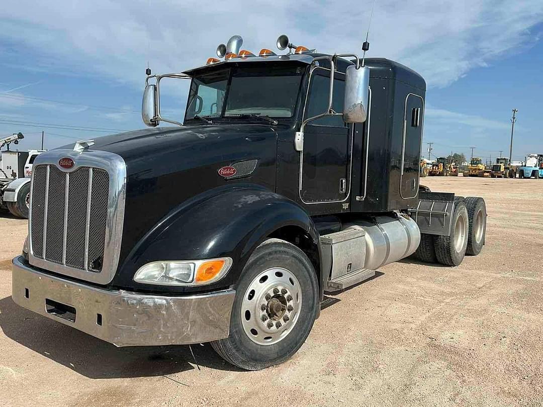 Image of Peterbilt 386 Primary image