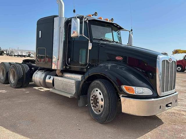 Image of Peterbilt 386 equipment image 2