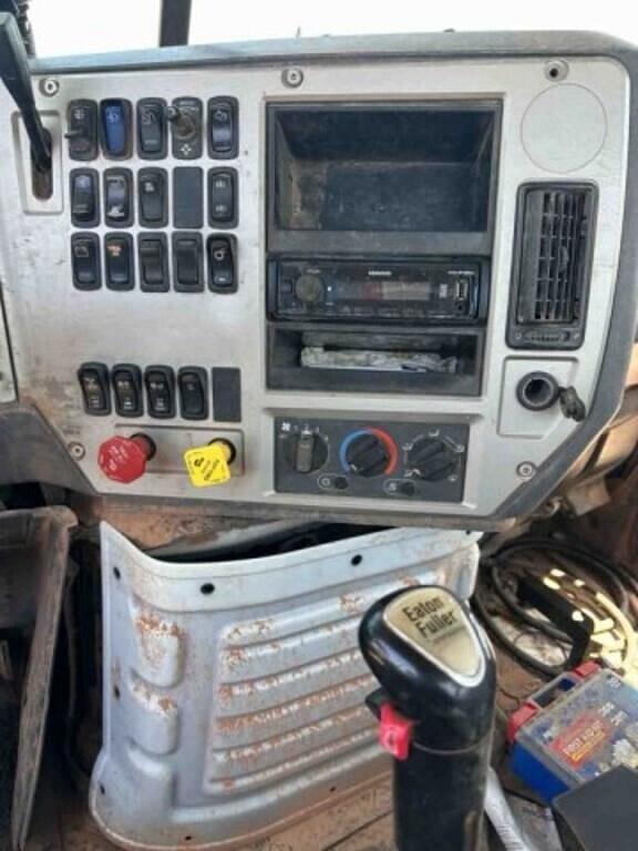 Image of Mack Pinnacle CHU613 equipment image 4