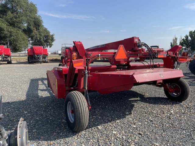 Image of Massey Ferguson 1372 equipment image 2
