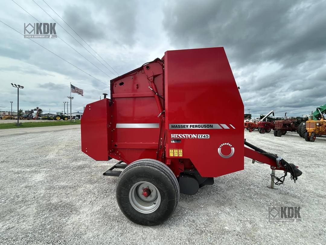 Image of Massey Ferguson 1745 Primary image