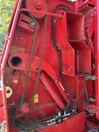Image of Massey Ferguson 1745 equipment image 4