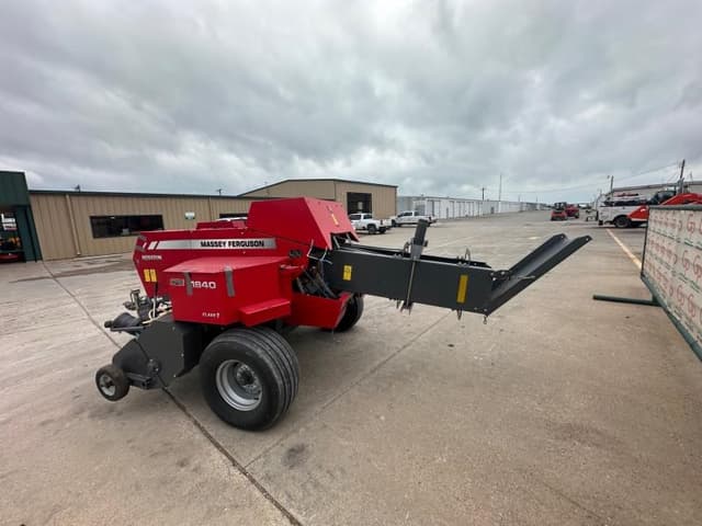 Image of Massey Ferguson 1840 equipment image 3
