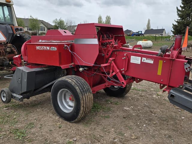 Image of Massey Ferguson 1841 equipment image 2