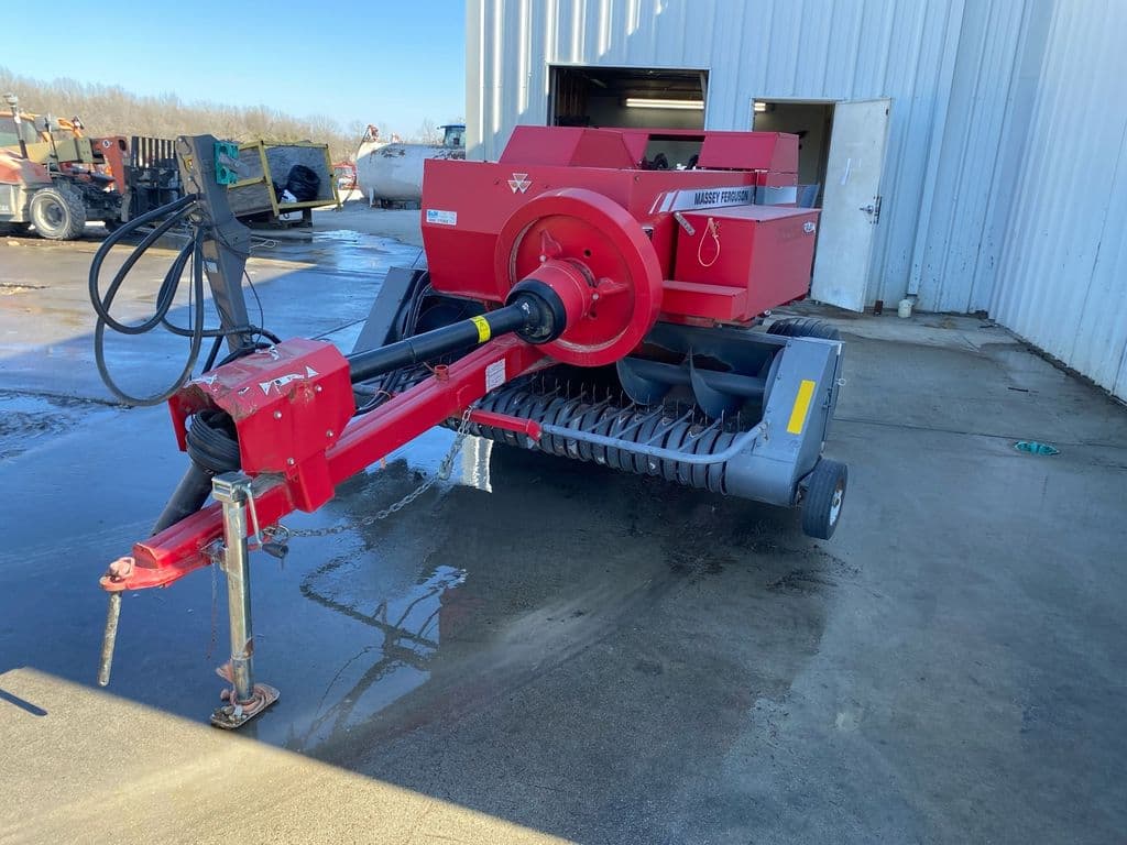 Image of Massey Ferguson 1841 Primary image