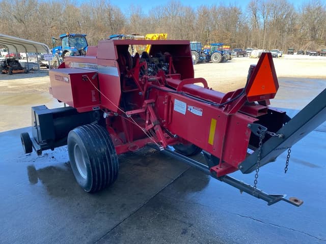 Image of Massey Ferguson 1841 equipment image 3