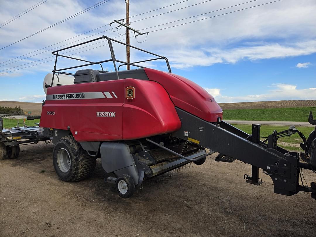 Image of Massey Ferguson 2250 Primary image