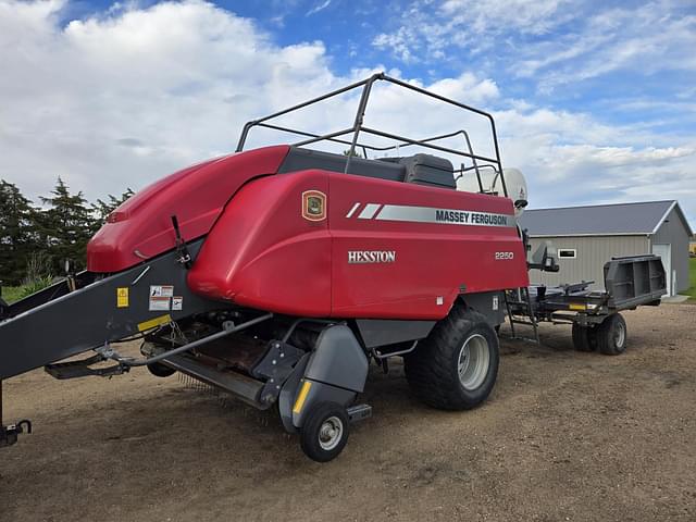 Image of Massey Ferguson 2250 equipment image 2