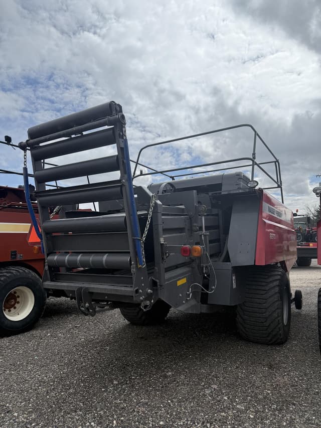 Image of Massey Ferguson 2270 equipment image 4