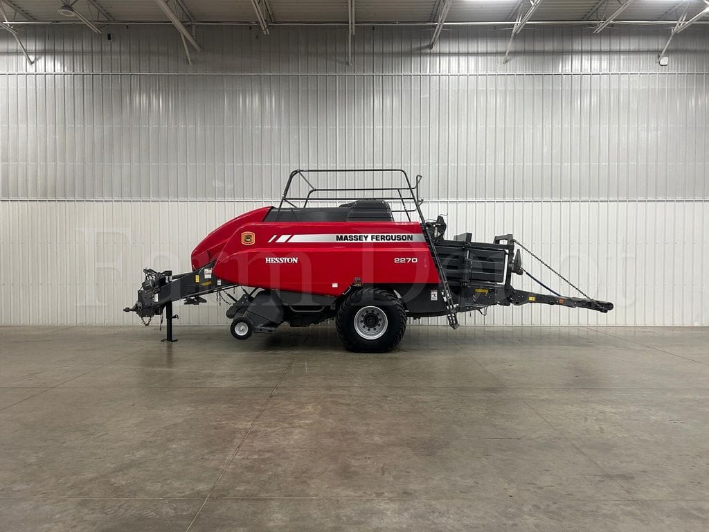 2014 Massey Ferguson 2270 Equipment Image0