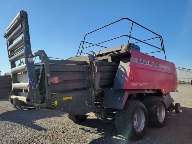 Image of Massey Ferguson 2270XD equipment image 2