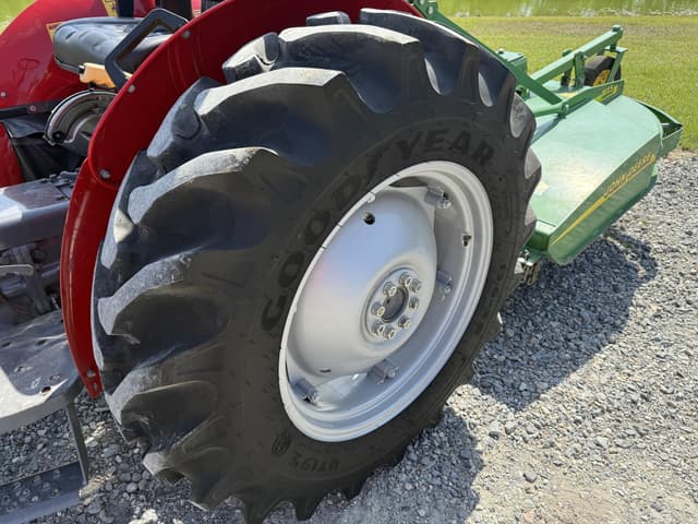 Image of Massey Ferguson 2605 equipment image 4