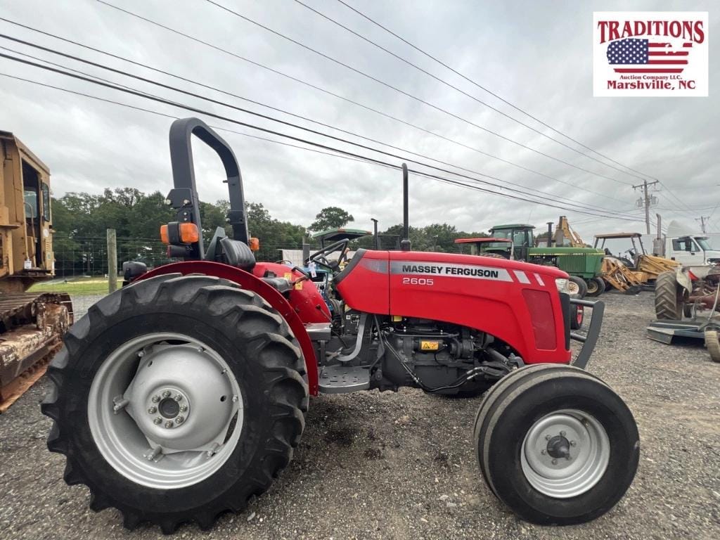 2014 Massey Ferguson 2605 Equipment Image0