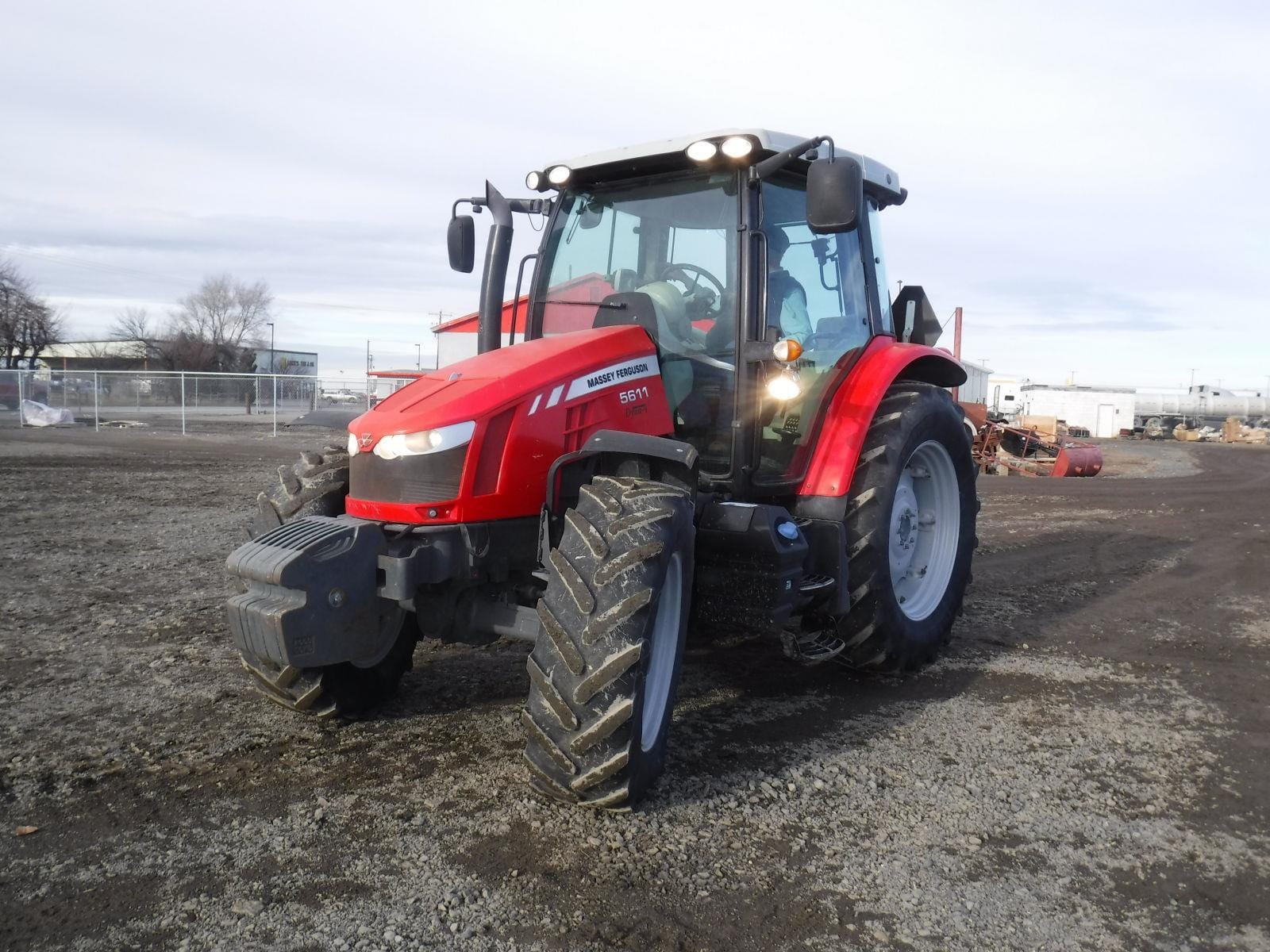 Main image Massey Ferguson 5611