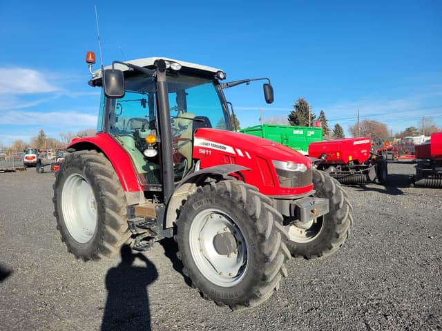Image of Massey Ferguson 5611 equipment image 3