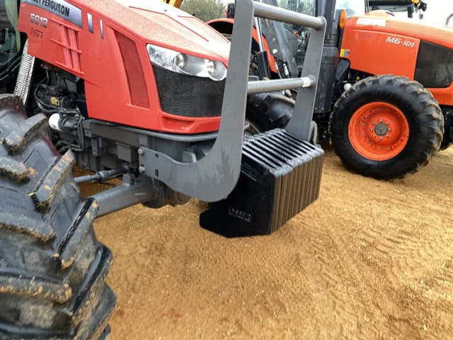 Image of Massey Ferguson 5612 equipment image 4